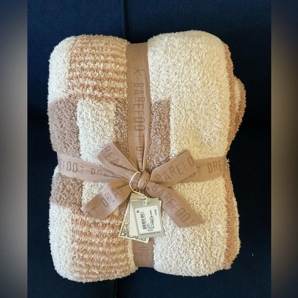 Barefoot Dreams NWT Cozy Chic Tile Check throw - Picture 1 of 5
